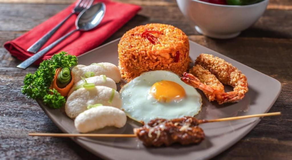 Orchardz Hotel Ayani Pontianak Buitenkant foto