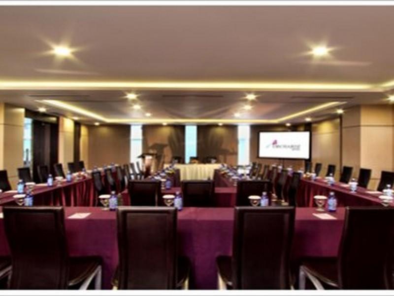 Orchardz Hotel Ayani Pontianak Buitenkant foto
