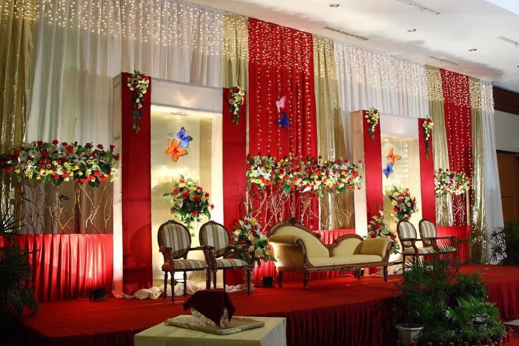 Orchardz Hotel Ayani Pontianak Buitenkant foto