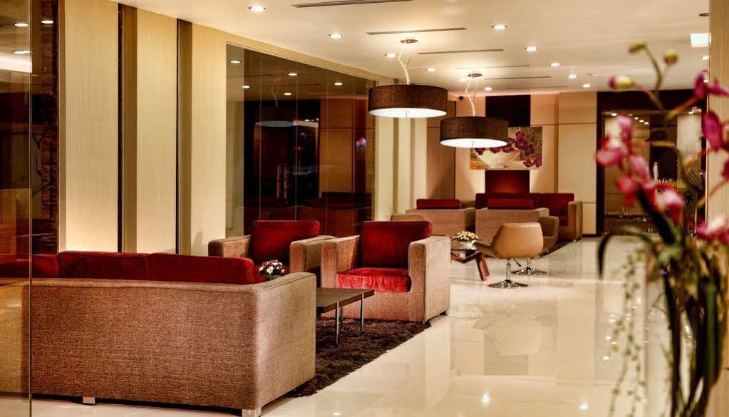 Orchardz Hotel Ayani Pontianak Buitenkant foto