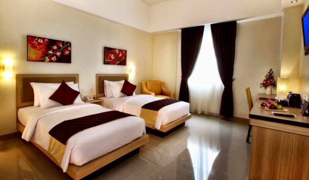 Orchardz Hotel Ayani Pontianak Buitenkant foto